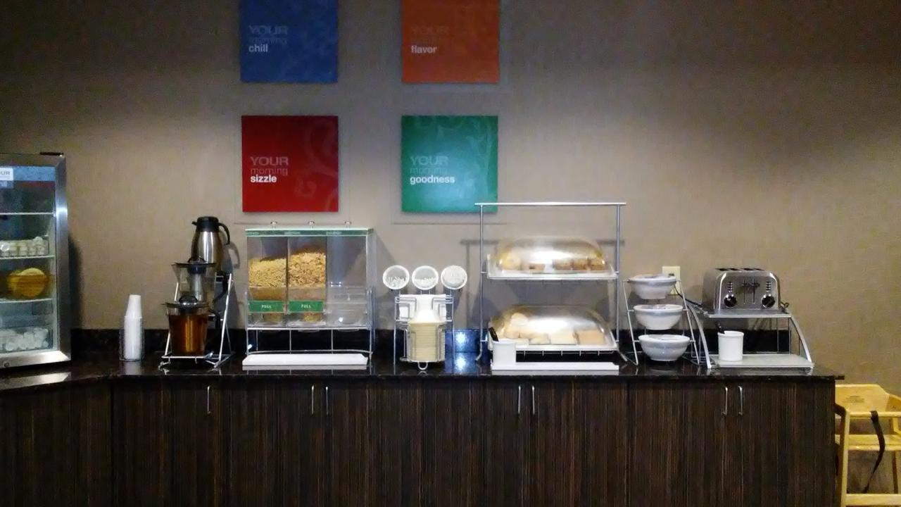 Junction City Inn & Suites Room photo